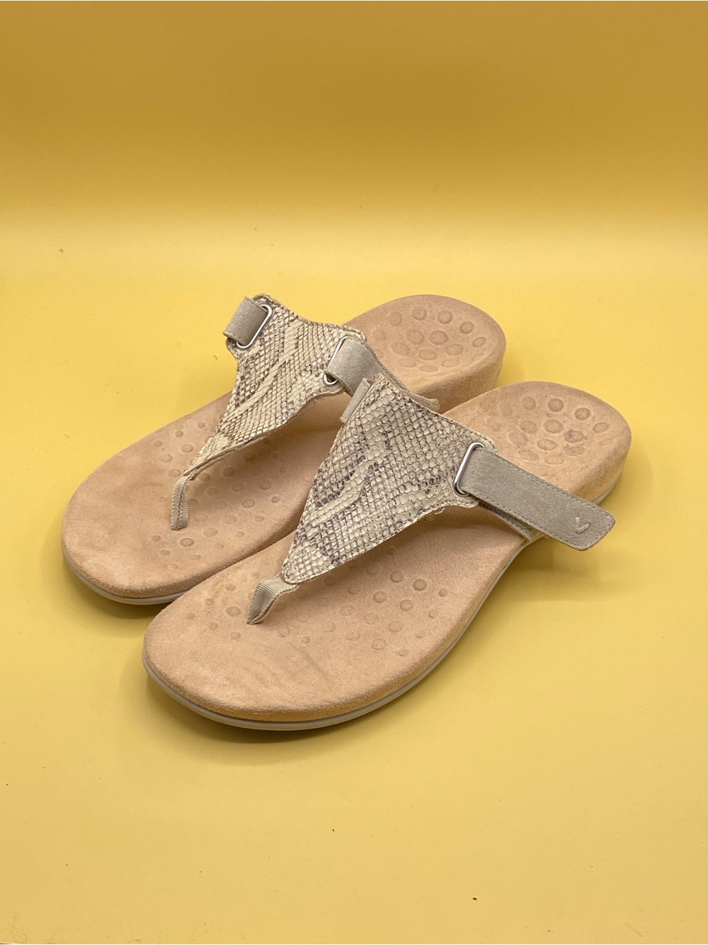 Vionic Beige Snake-Print Thong Sandals - Picture 2 of 4